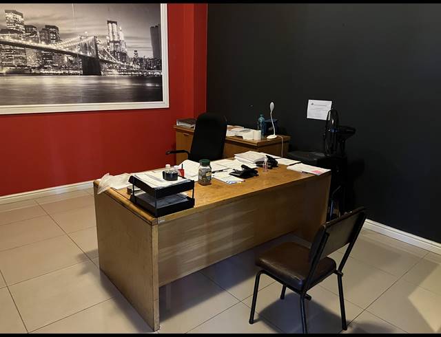 921M² SHOWROOM FOR SALE IN PAROW CENTRAL